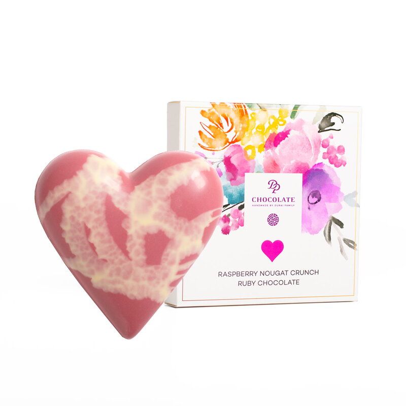 Srdiečko z RUBY čokolády plnené mandľovo-malinovou pralinkou kvet (100g)
